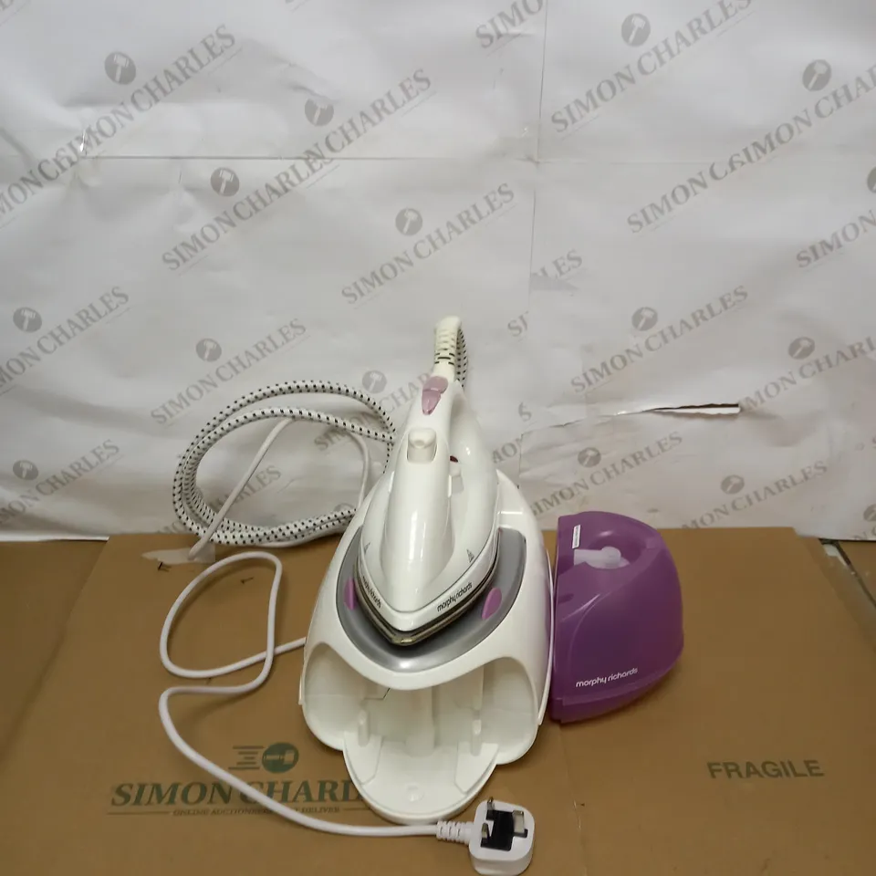 MORPHY RICHARDS JET STEAM GENERATOR IRON PINK/WHITE