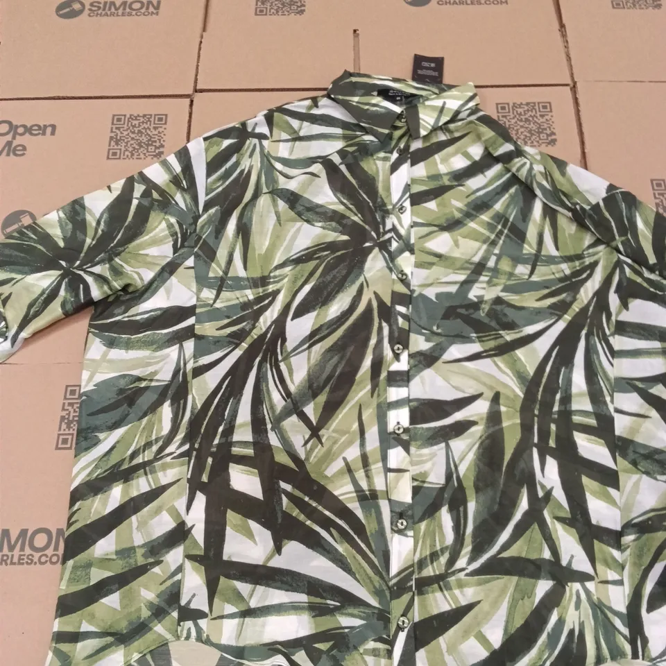 PALLET OF BRAND NEW WOMENS QUALITY DESIGNER CLOTHES APPROXIMATELY 120 TO INCLUDE; PANTS, SKIRTS, SHIRTS ETC
