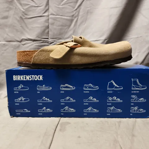 BOXED PAIR OF BIRKENSTOCK BOSTON BS SHOES IN TAUPE SIZE EU 40