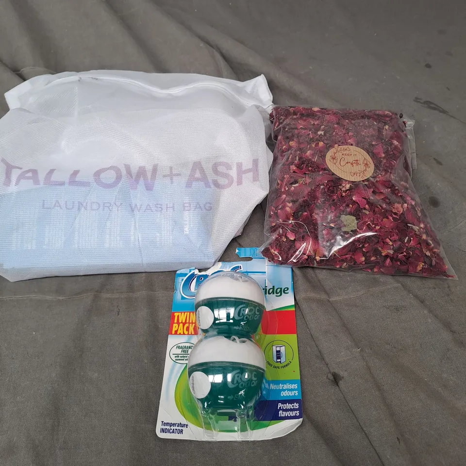 APPROXIMATELY 15 ASSORTED HOUSEHOLD PRODUCTS TO INCLUDE POT POURI, TALLOW & ASH LAUNDRY BAG AND FRIDGE ODOUR NEUTRALISERS