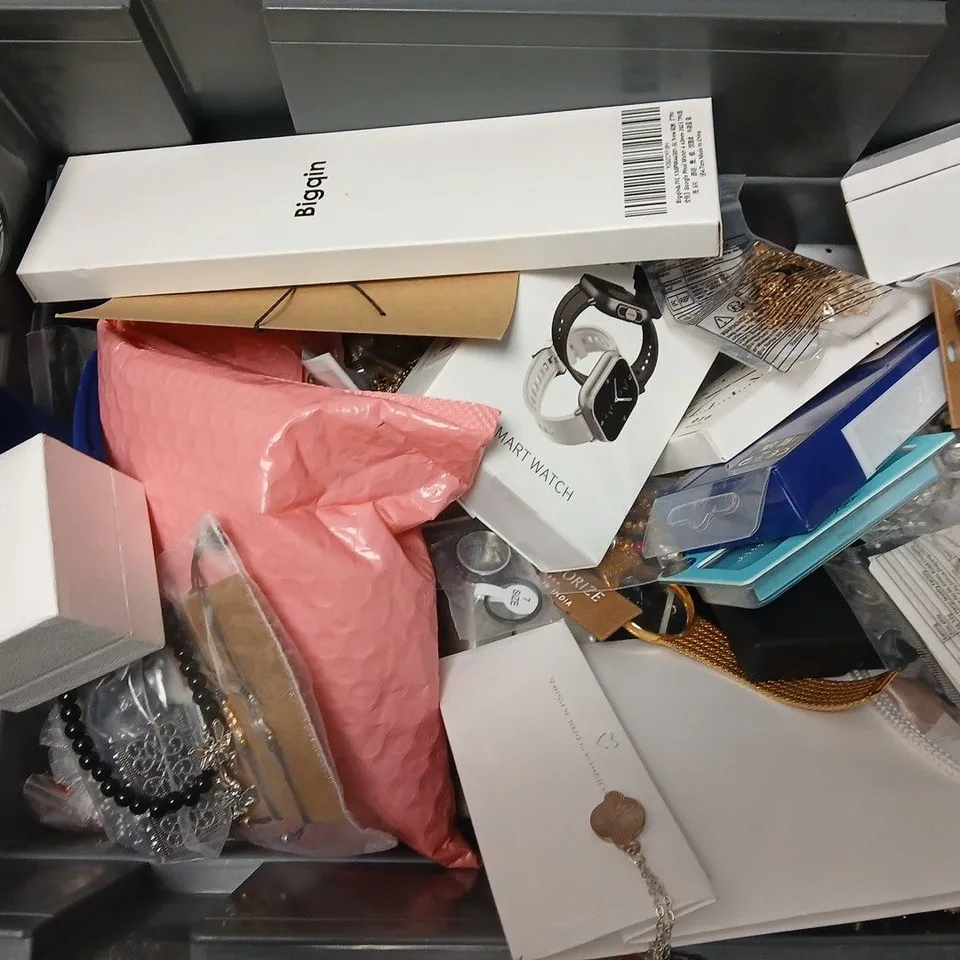 APPROXIMATELY 15 ASSORTED JEWELLERY ITEMS TO INCLUDE CASIO, JOMA, AZURA, ETC