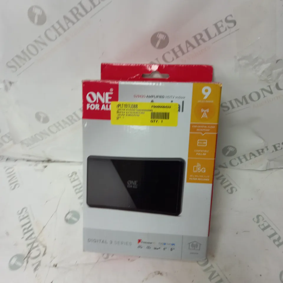 BOX OF APPROXIMATELY 30 ELECTRONICAL ITEMS TO INCLUDE RADIOS, HEADPHONES, CHARGERS, REMOTES ETC - COLLECTION ONLY 