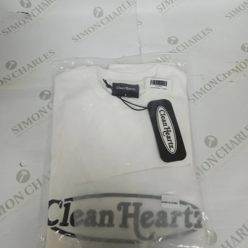 BAGGED CLEAN HEARTZ GRAPHIC T-SHIRT SIZE S 