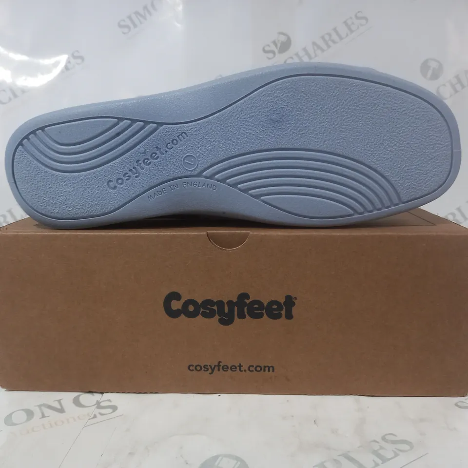 BOXED PAIR OF COSYFEET SHOES IN BLUE/LILAC FLORAL UK SIZE 7