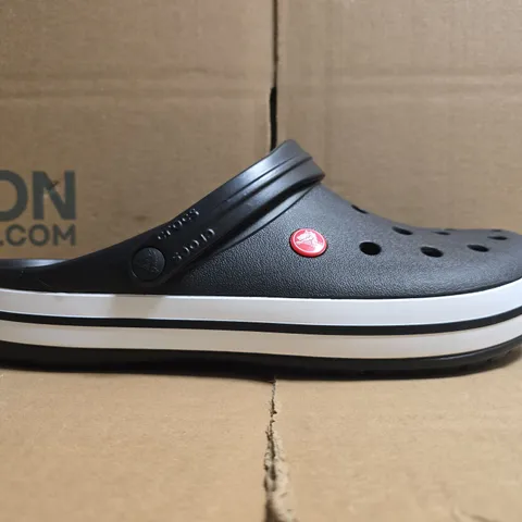 PAIR OF CROCS CROCBAND CLOGSIN BLACK/WHITE SIZE UK M10/W11