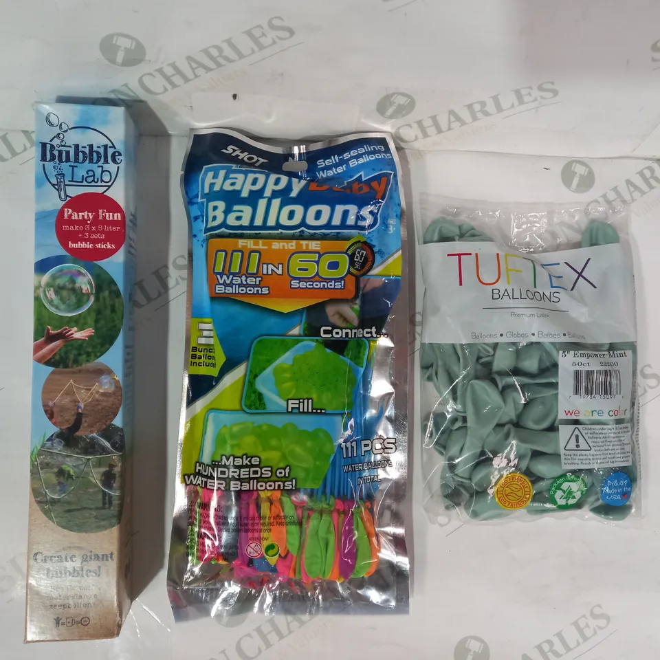 BOX OF APPROXIMATELY 10 ASSORTED TOYS AND GAMES TO INCLUDE TUFTEX BALLOONS, HAPPY BABY BALLOONS, BUBBLE LAB BUBBLE STICKS, ETC