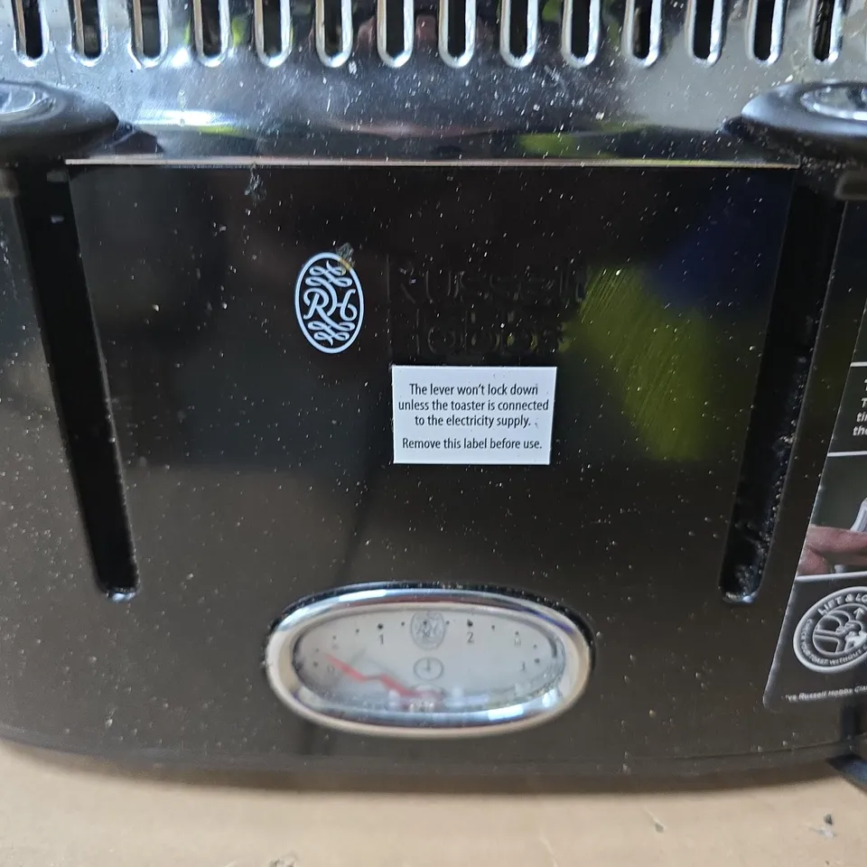 RUSSELL HOBBS  4-SLICE TOASTER – BLACK WITH CHROME TRIM