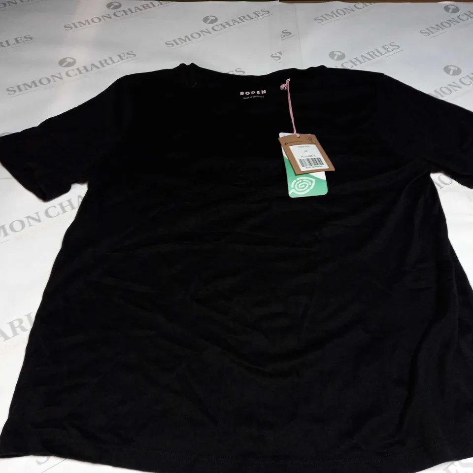 BODEN SOFT TOUCH T-SHIRT IN BLACK - XS