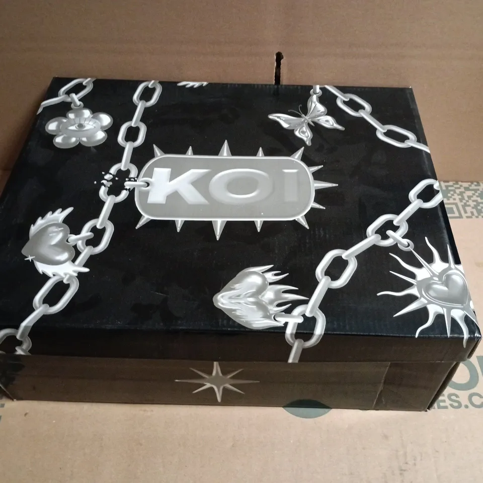 BOXED KOI THE WARDEN MEN'S CLASSIC SMART BOOTS IN BLACK - UK 9