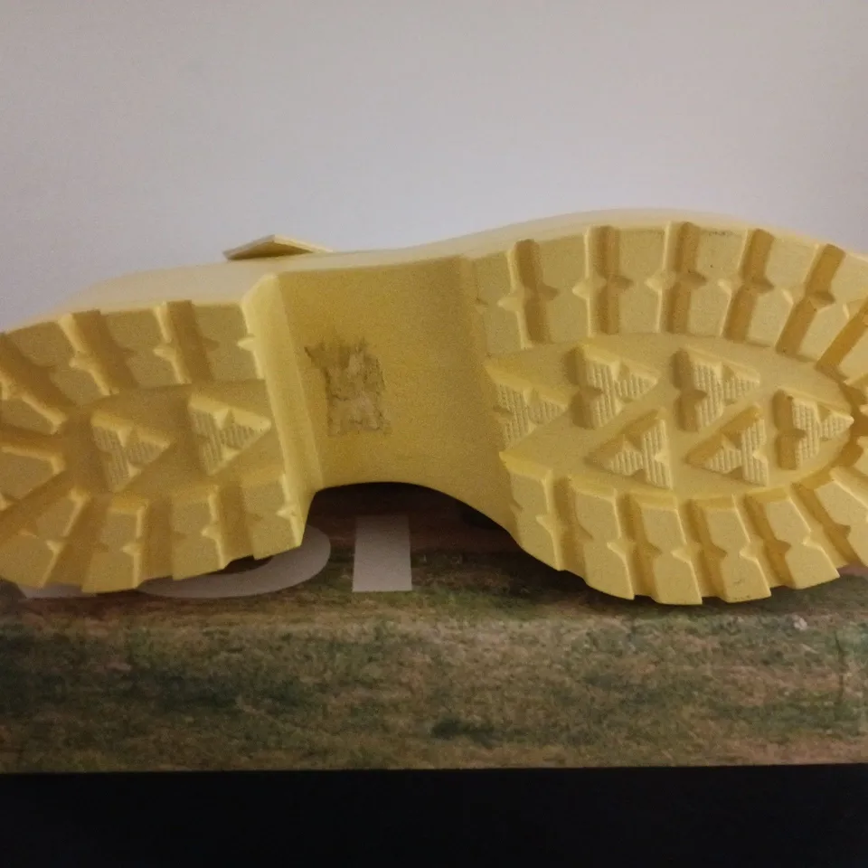 BOXED PAIR OF KOI TIRA MARY JANE SHOES – SUNSHINE YELLOW EDITION, UK SIZE 5