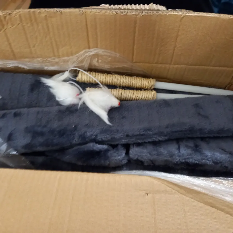 CAT CLIMBING TREE - GREY 