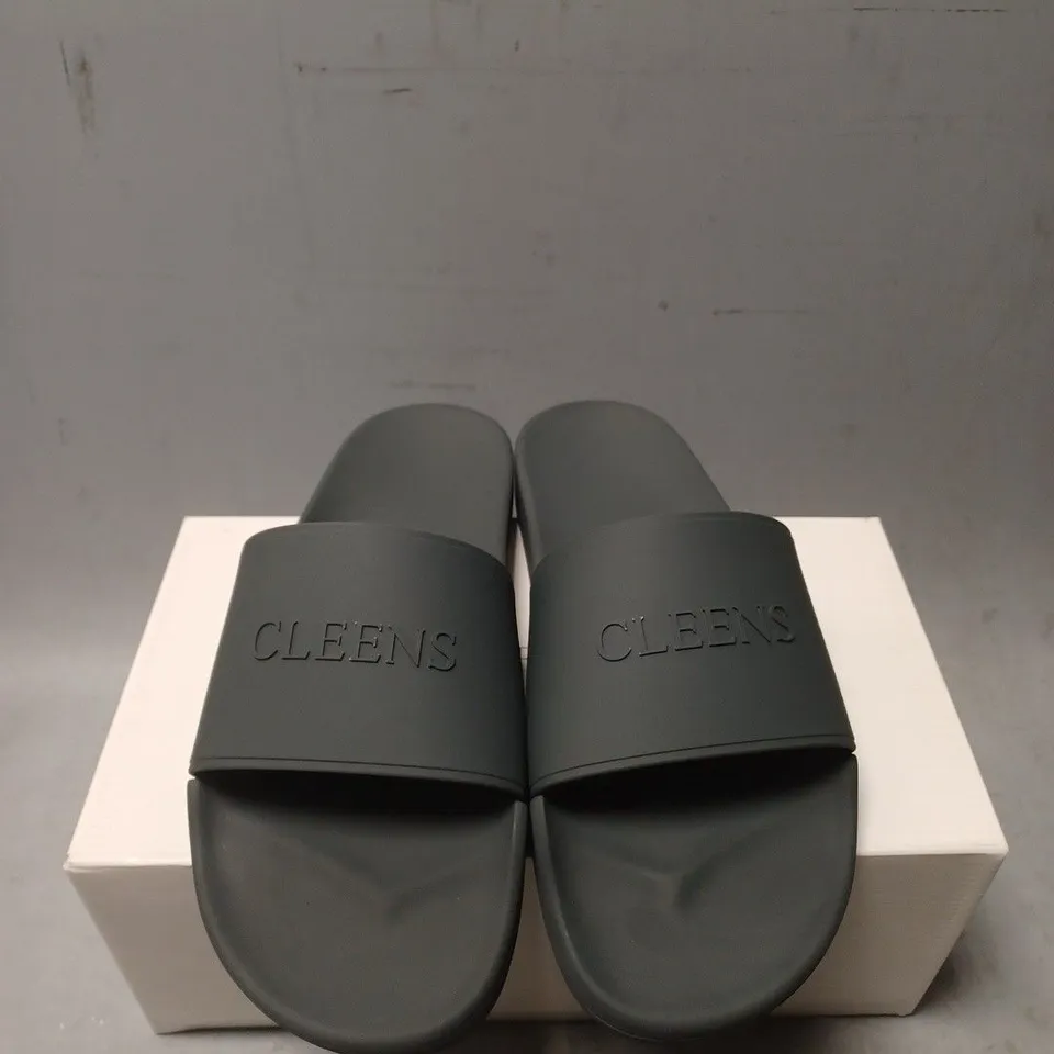 BOXED PAIR OF CLEENS ESSENTIAL SLIDES - SIZE 45