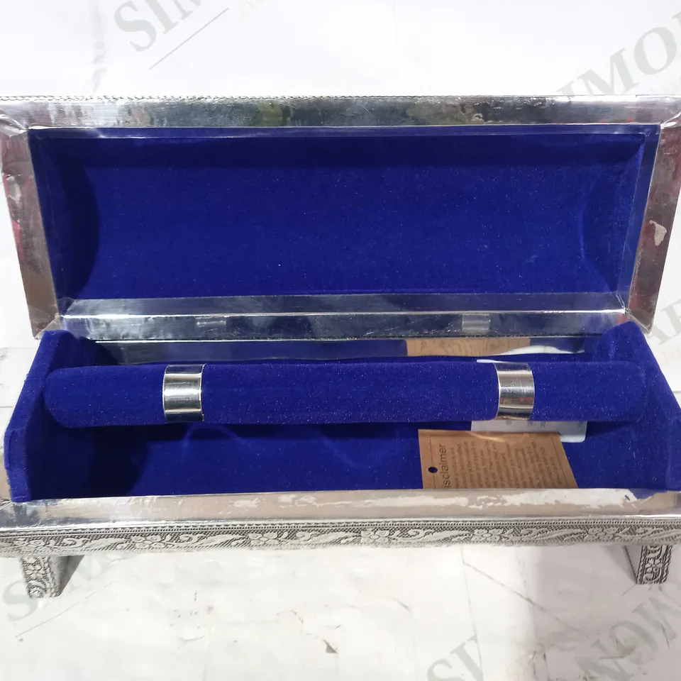 DESIGNER DECORATIVE ANTIQUE STYLE JEWELLERY BOX IN SILVER EFFECT