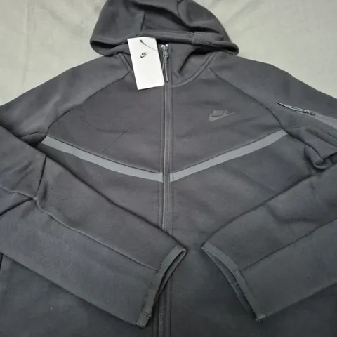 NIKE TECH FLEECE JACKET SIZE M