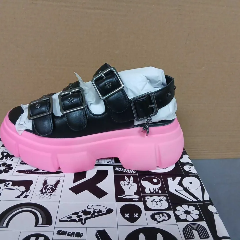 KOI FOOTWEAR STICKY SECRETS CHUNKY SANDALS – BLACK & PINK– UK 7