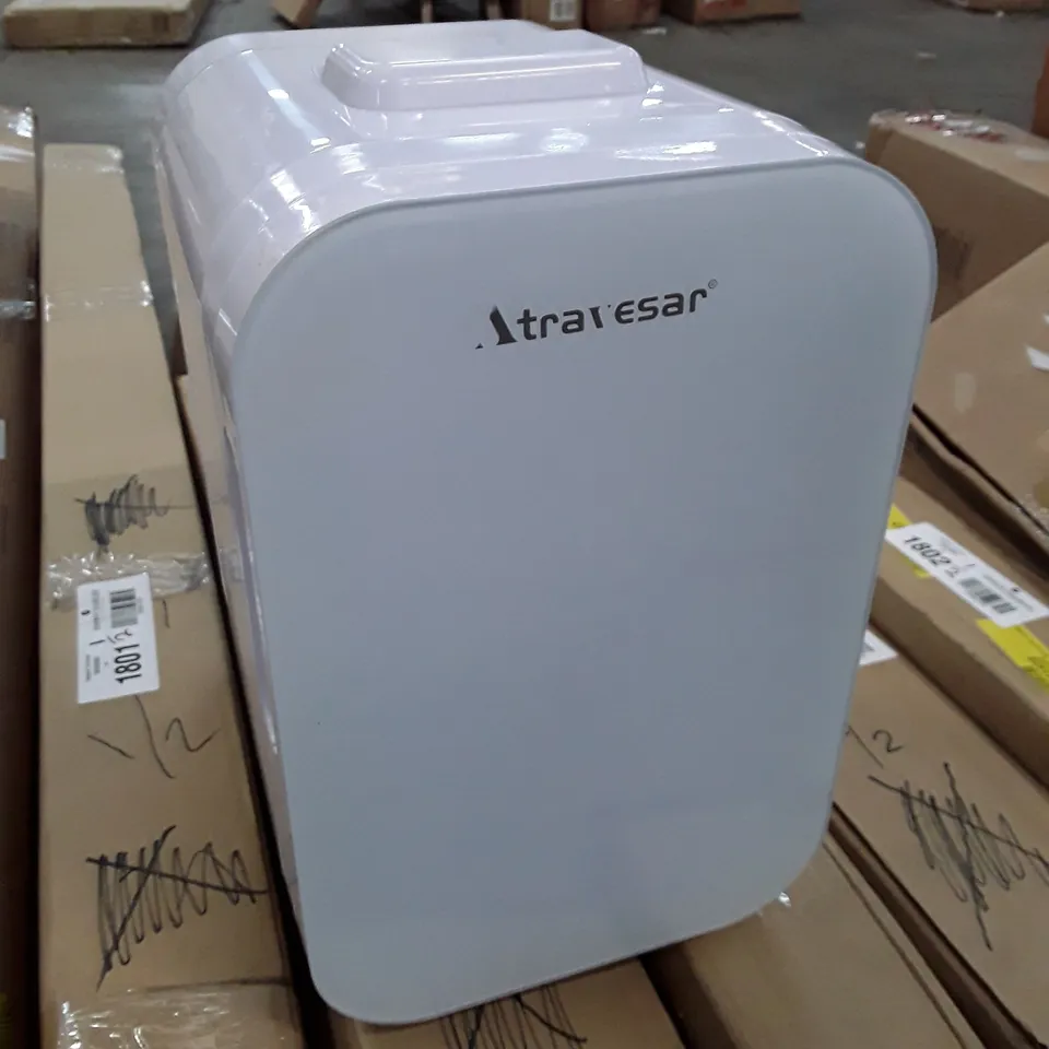 BOXED ATRAVESAR PORTABLE 8L MINI FRIDGE