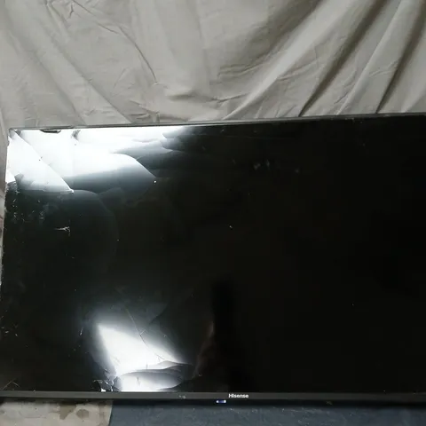HISENSE 40" 40E5NQTUK SMART QLED TV DAMAGED SCREEN UNBOXED