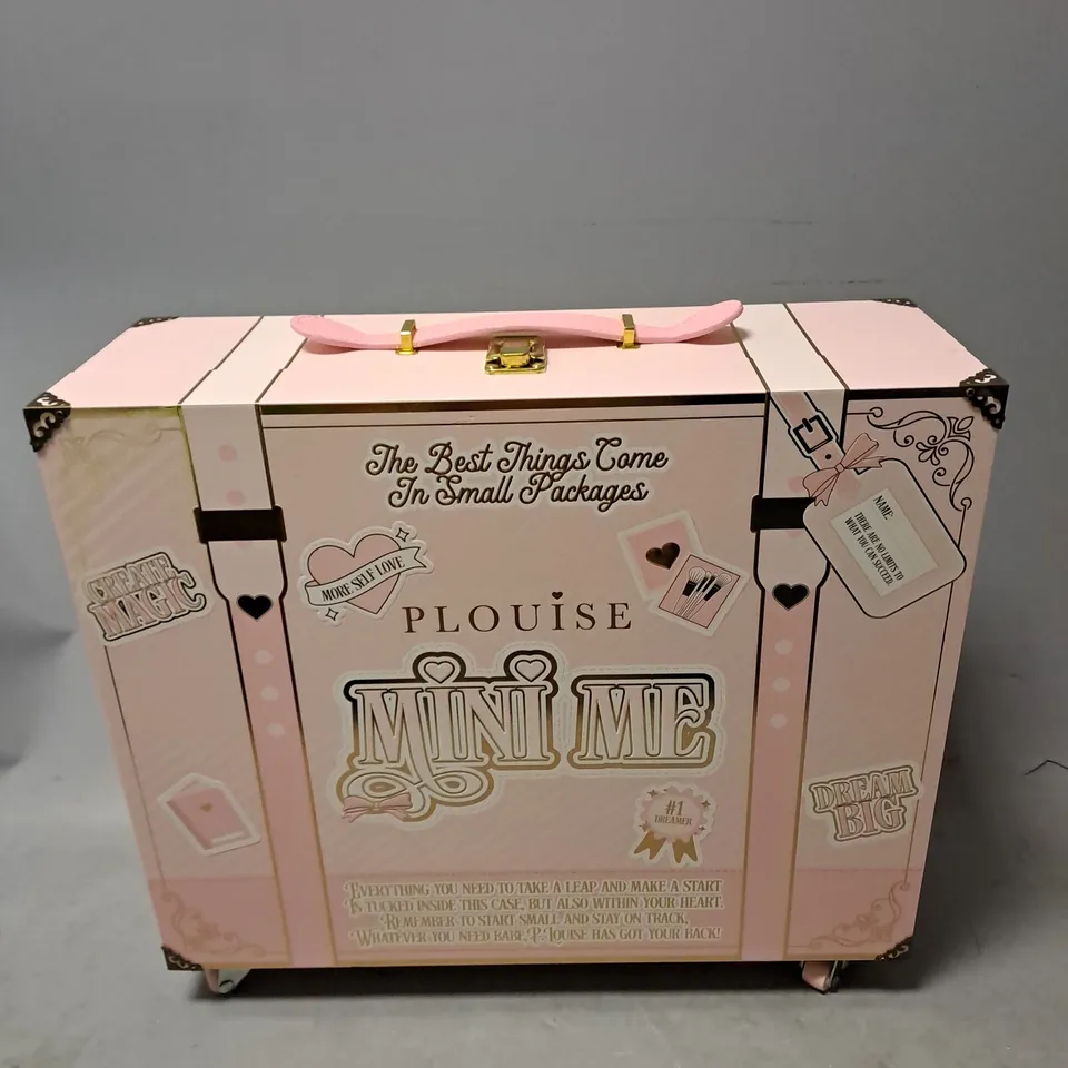 PLOUISE MINI ME TRAVEL CASE IN PINK