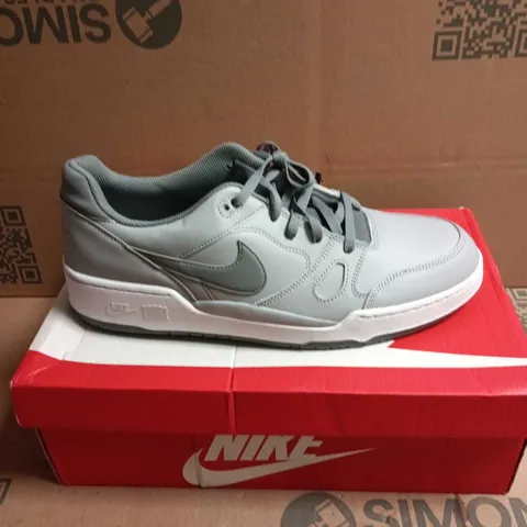 BOXED PAIR OF NIKE FULL FORCE LO TRAINERS – UK 15