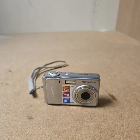 FUJIFILM FINEPIX F470 DIGITAL CAMERA – SILVER, 6MP, 3X OPTICAL ZOOM, 2.5 INCH LCD