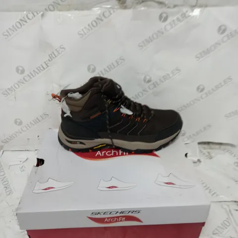 SKECHERS MEN'S ARCH FIT DAWSON WATERPROOF BOOT BROWN SIZE 11