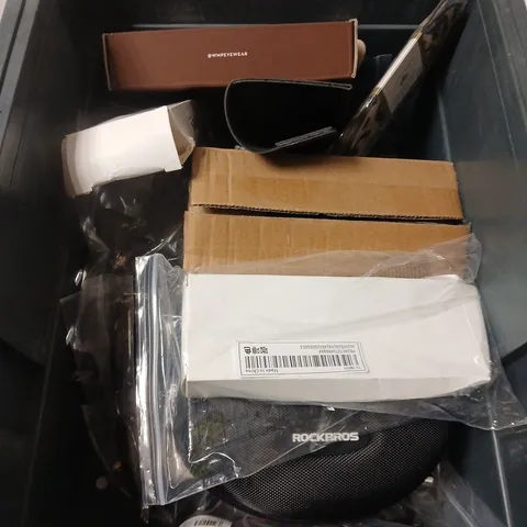 APPROXIMATELY 10 ASSORTED GLASSES/SUNGLASSES IN VARIOUS DESIGNS