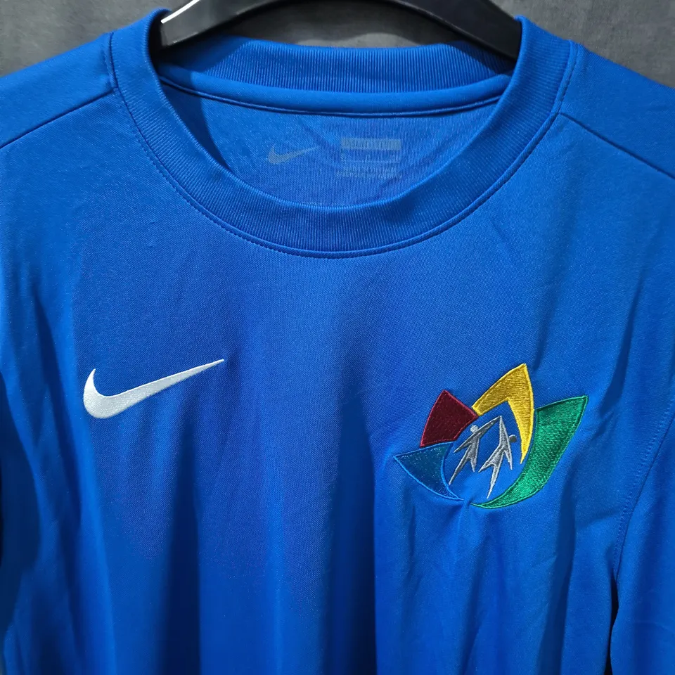 NIKE DRI-FIT BLUE FOOTBALL T-SHIRT – SLIM FIT, OSHEA ON BACK SIZE SMALL