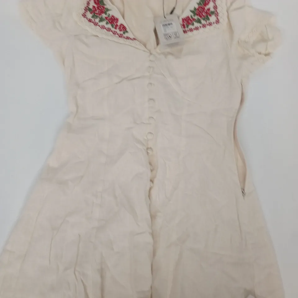 NOBODY'S CHILD PETITE LILLIAN MINI DRESS IN CREAM SIZE UK 8