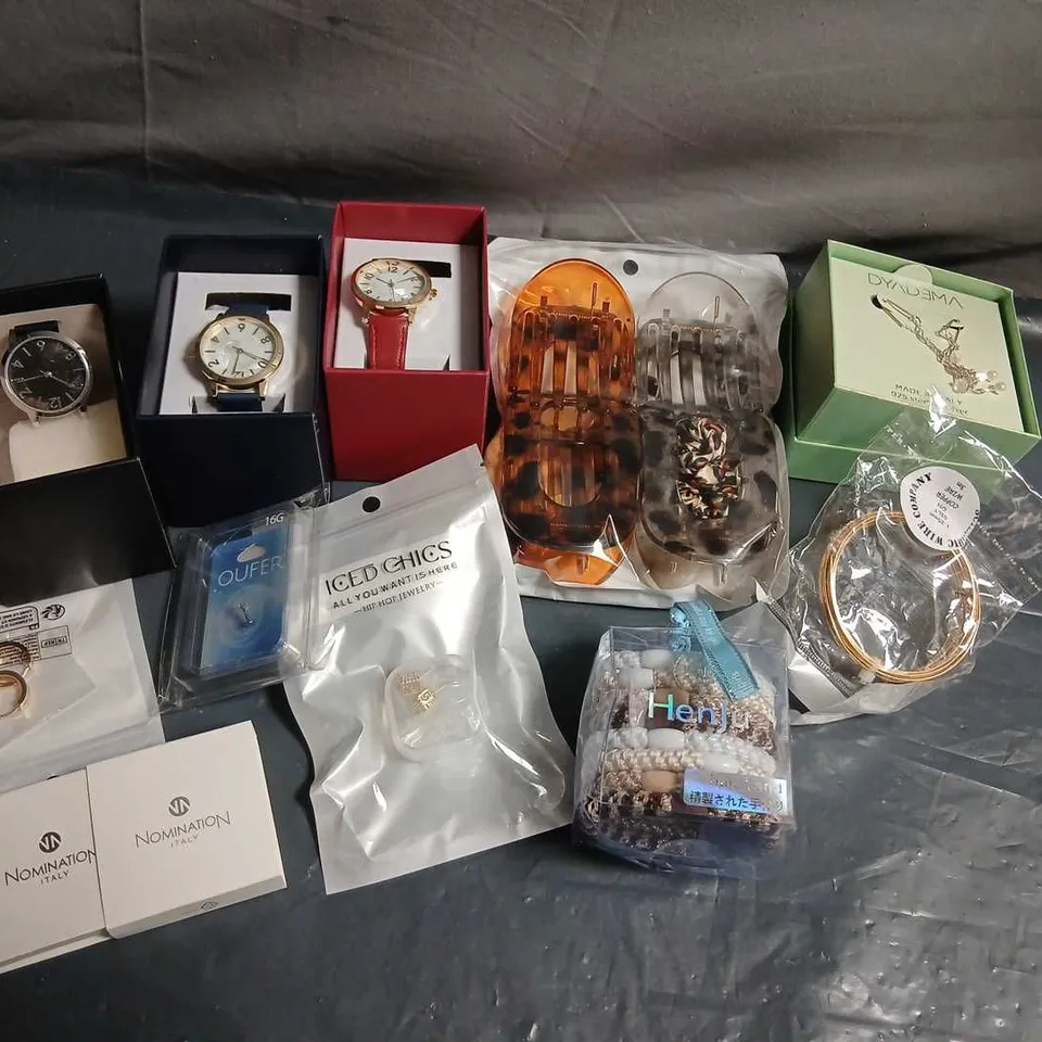 LARGE QUANTITY OF ASSORTED JEWELLERY AND ACCESSORIES 