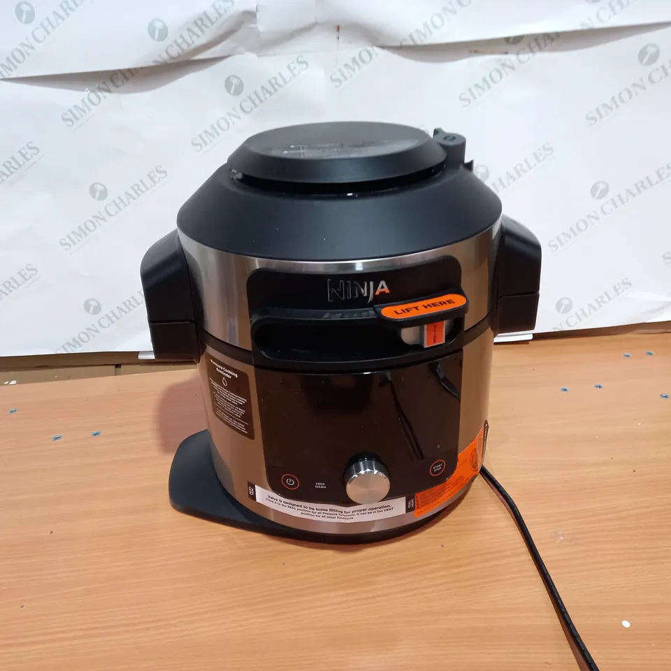 NINJA FOODI SMARTLID 7.5L MULTI COOKER & AIR FRYER