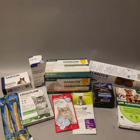 APPROXIMATELY 20 ASSORTED PET CARE/MEDICINE PRODUCTS TO INCLUDE ELANCO FLEA PREVENTION, PURINA FORTIFLORA, CAT DENTAL TREATMENT ETC