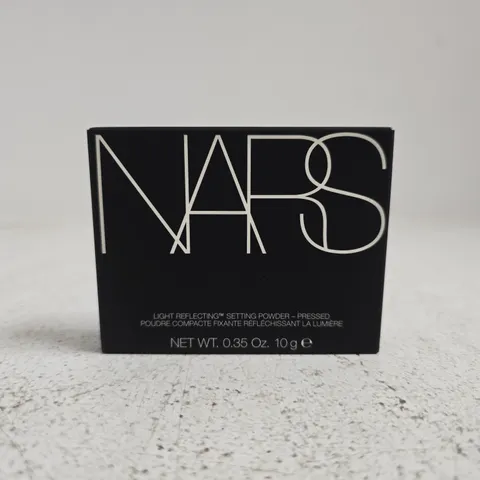 NARS LIGHT REFLECTING SETTING POWDER – PRESSED