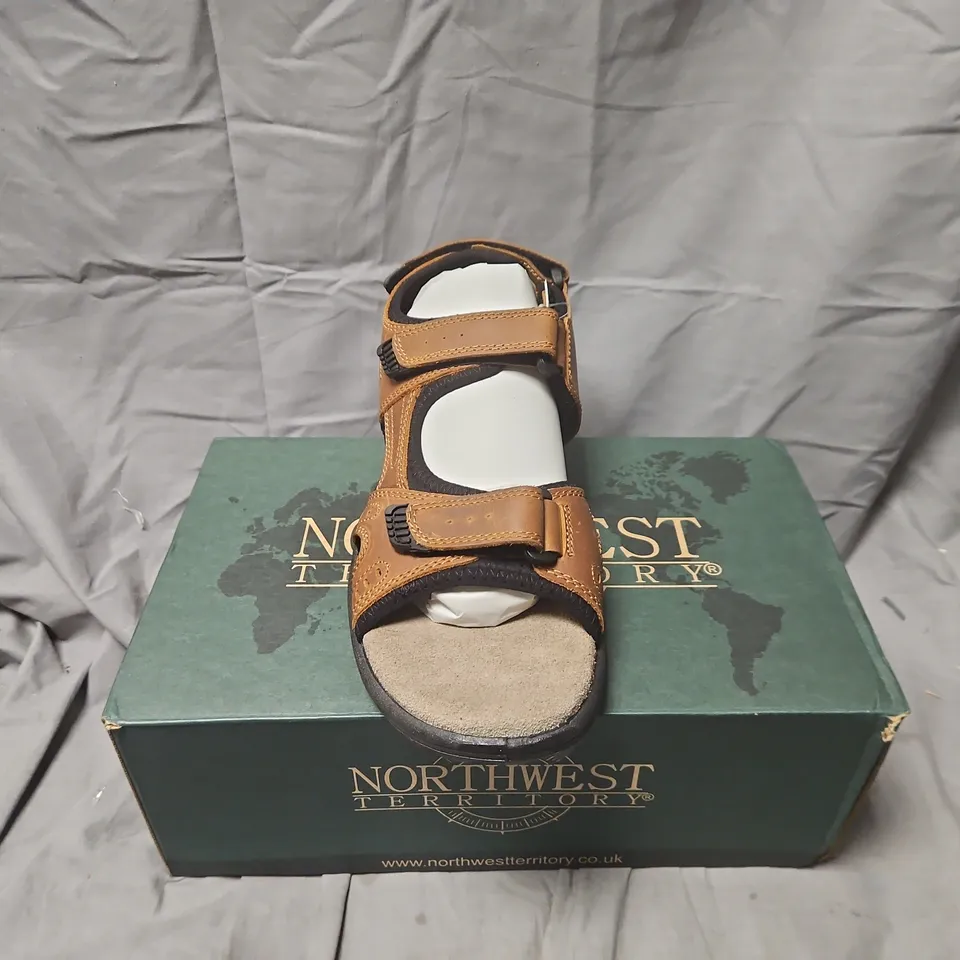 BOXED NORTHWEST TERRITORY WINDSOR SANDALS – TAN LEATHER, UK 10 (EUR 44)