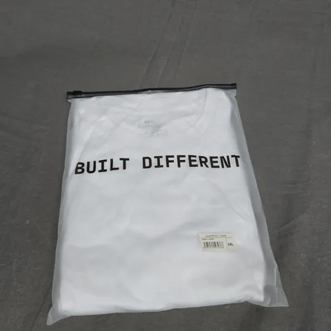 BAGGED BUILT DIFFERENT CREW T-SHIRT SIZE 2XL