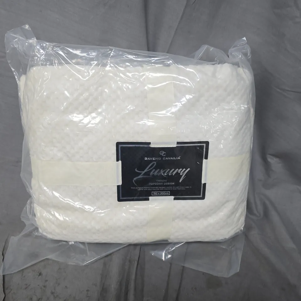 GAVENO CAVAILIA LUXURY POPCORN THROW IN CREAM - 150X200CM