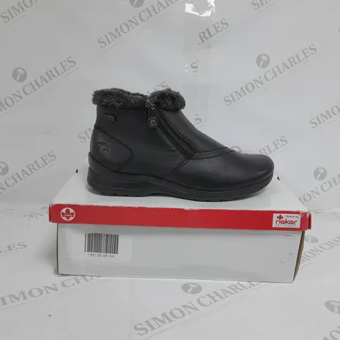 BOXED PAIR OF RIEKER FUR CUFF BOOTS IN BLACK SIZE 4