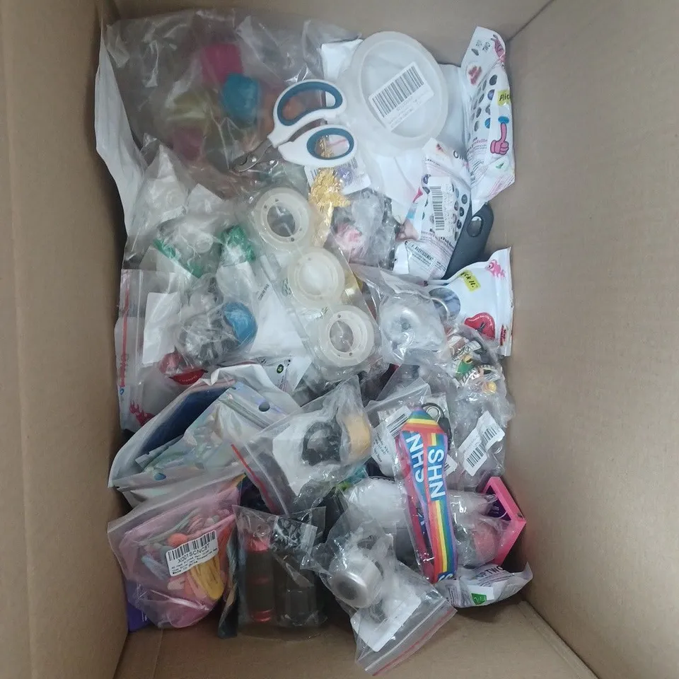 APPROXIMATELY 20 ASSORTED ITEMS INCLUDING CELLOTAPE,SCISSORS,KIDS TOYS