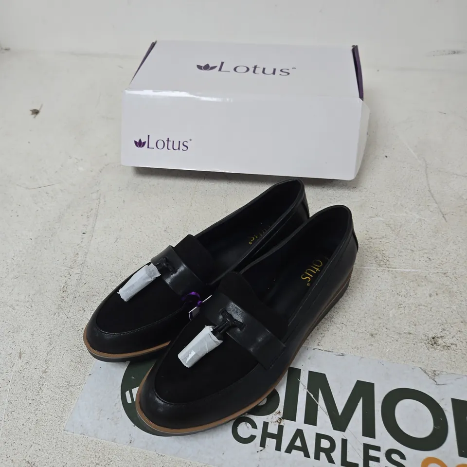 LOTUS YORK ULS522 BLACK PU/MICROFIBRE LOAFERS, UK 6 – WOMEN'S