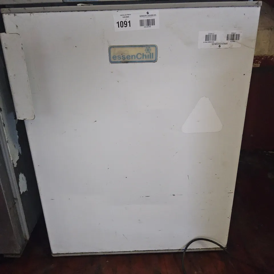 ESSENCHILL COMMERCIAL UNDER COUNTER FRIDGE WHITE