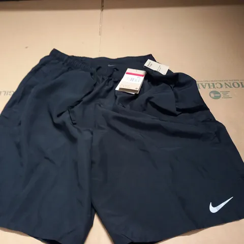 NIKE BLACK TRAINING SHORTS - L/G