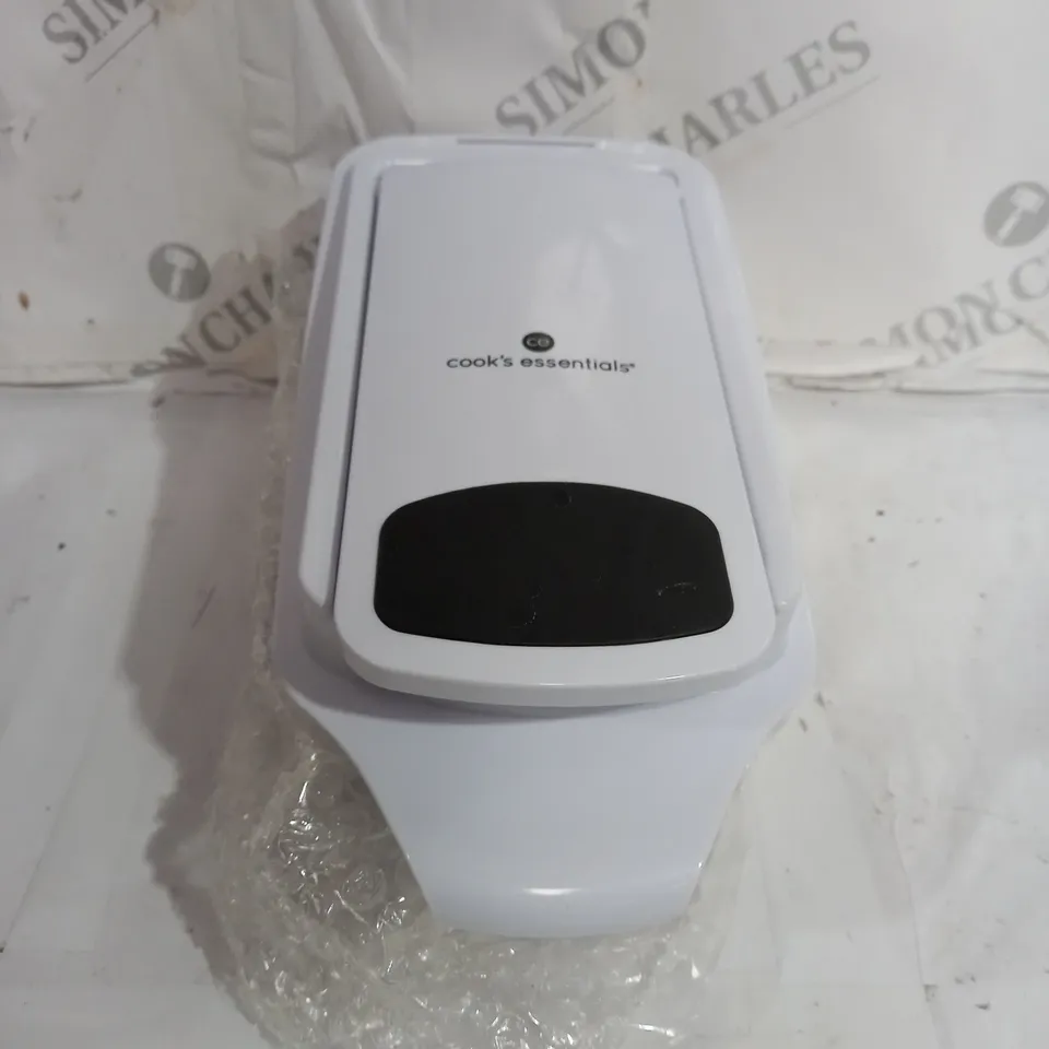 BOXED COOK'S ESSENTIALS CHOPPER 8 SLICE & DICE BLADES IN BLACK