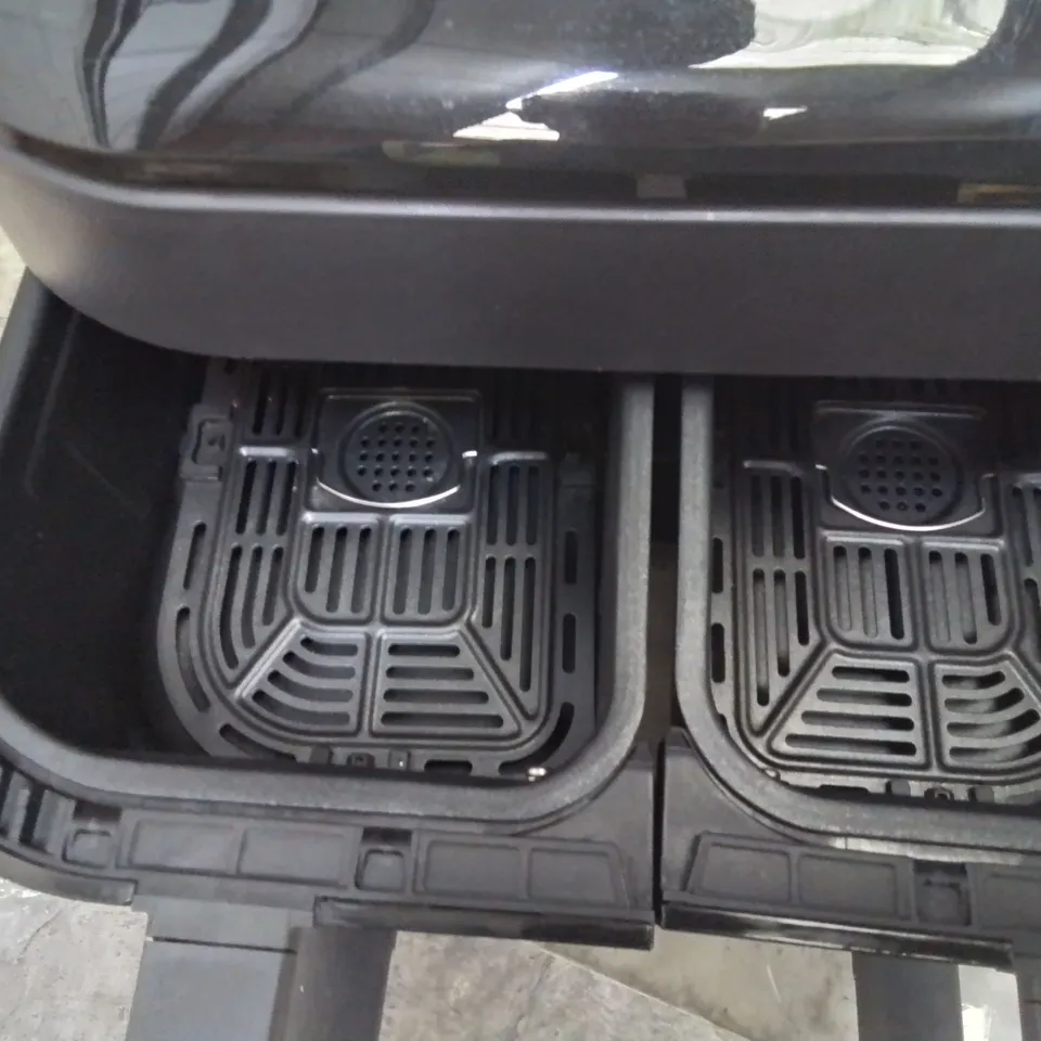 BOXED INSTANT VORTEX 8 IN 1 PLUS DOUBLE AIR FRYER 7.6L 