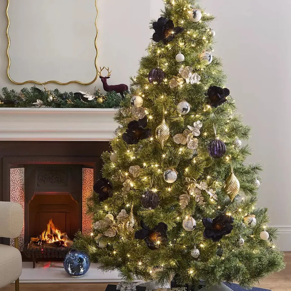 BOXED 6FT CASHMERE TIPS CHRISTMAS TREE COLLECTION ONLY RRP £99.99