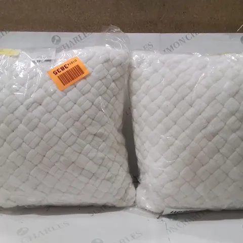 BRAND NEW SEALED SET OF 2 CHUNKY KNIT CUSHION FILLER WHITE