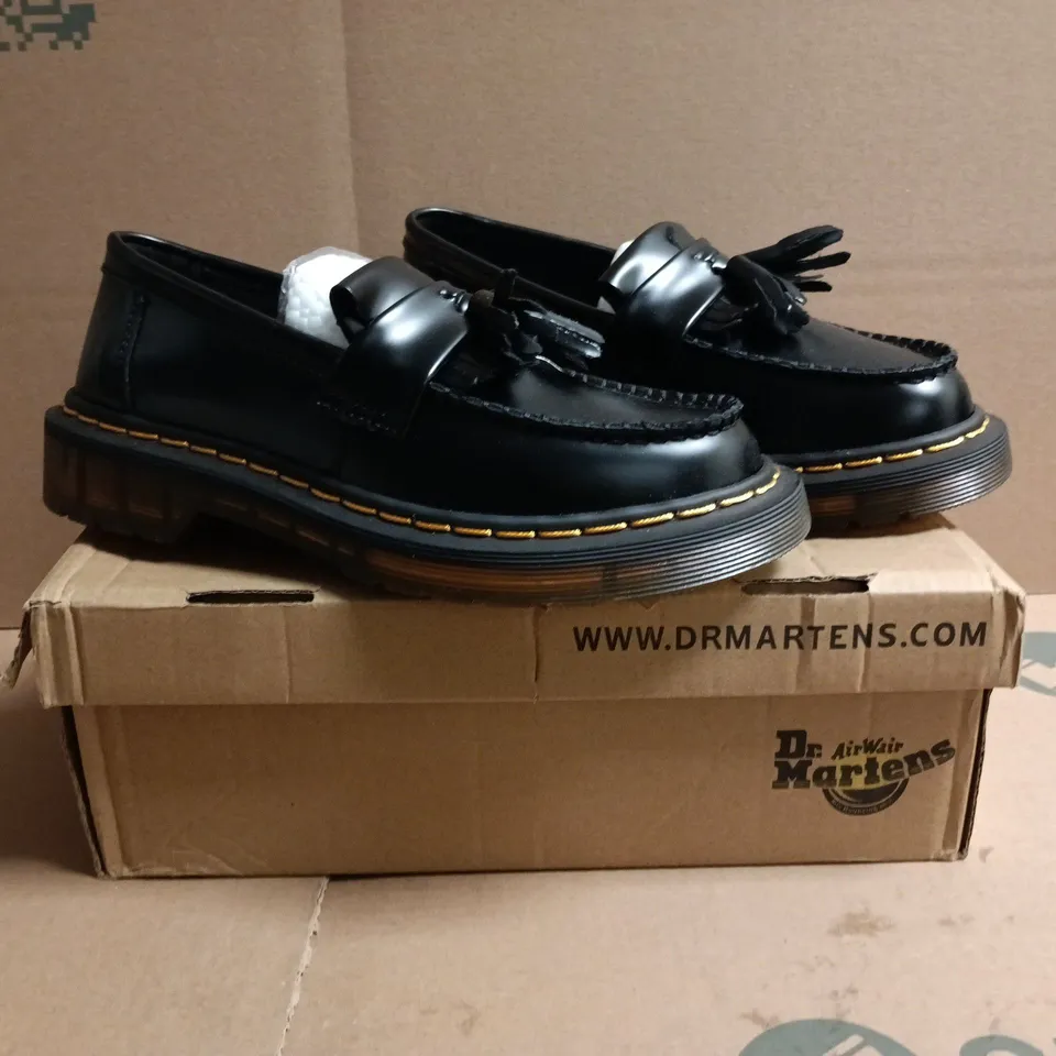 BOXED PAIR OF DR MARTENS LOAFERS IN BLACK SIZE UK 5