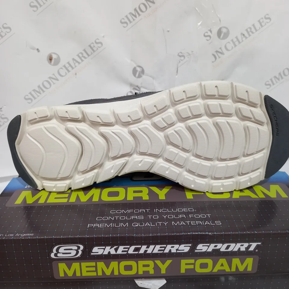 BOXED PAIR OF SKETCHERS SPORT FLEX-LITE SLIP ON SIZE UK 10 IN GREY