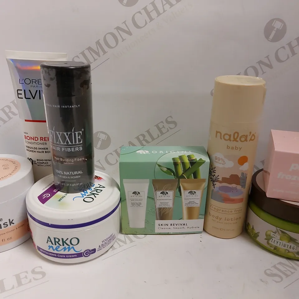BOX OF APPROX 20 COSMETIC ITEMS TO INCLUDE SKIN PROUD FROZEN OVER HYDRATOR, ORIGINS SKIN REVIVAL, LOREAL ELVIVE BOND REPAIR HAIR BONDS