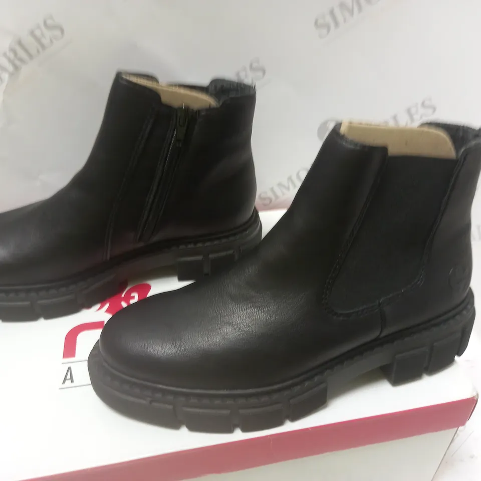 BOXED RIEKER CHUKY ANKLE BOOTS - SIZE 4