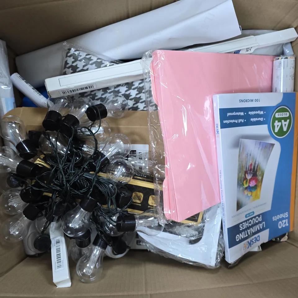 APPROXIMATELY 15 ASSORTED HOUSEHOLD ITEMS TO INCLUDE LAMINATING POUCHES, WALLPAPER, STRING LIGHTS, ETC