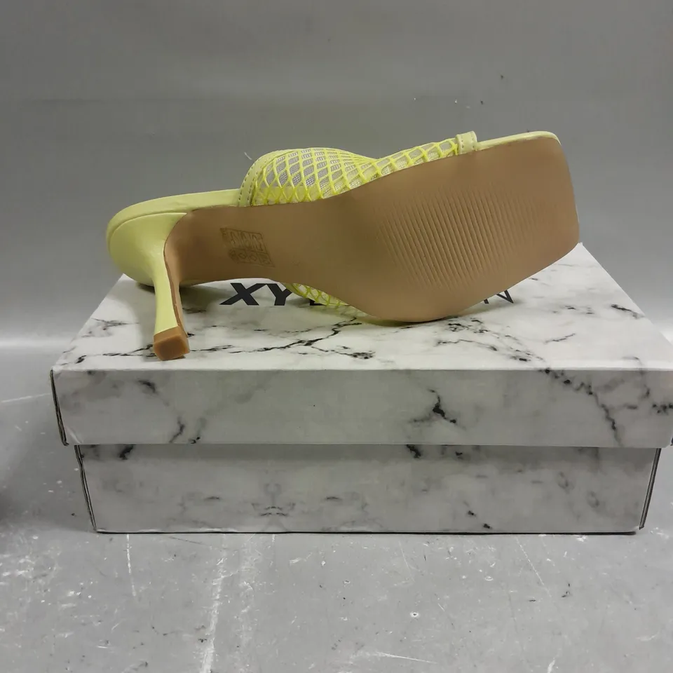 BOXED PAIR OF XY LONDON SYNTHETIC LEATHER HIGH HEEL SHOES - 4